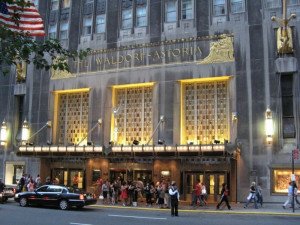 Nuevos dueños del Waldorf Astoria planean pisos de lujo en sus dos torres