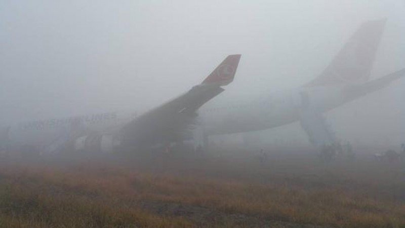 Videonoticia: un avión de Turkish Airlines se sale de la pista al aterrizar en Nepal