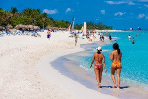 Las llegadas de turistas a Cuba crecen un 16% en enero