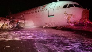El aterrizaje forzoso de un avión de Air Canadá deja 18 heridos leves