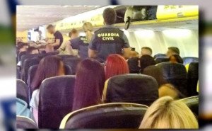 Ryanair prohíbe el alcohol en su ruta Glasgow-Ibiza 