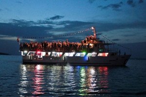 Baleares aprueba el decreto que desarrolla la Ley de Turismo y regula las party boats