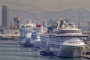 Barcelona espera recuperar cruceristas con el aumento de escalas en 2015