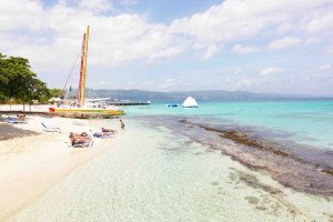 Un hotel de Jamaica compró la playa vecina