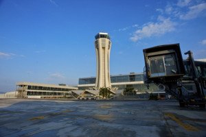 En riesgo la seguridad aérea en el Aeropuerto de Málaga, denuncian los controladores