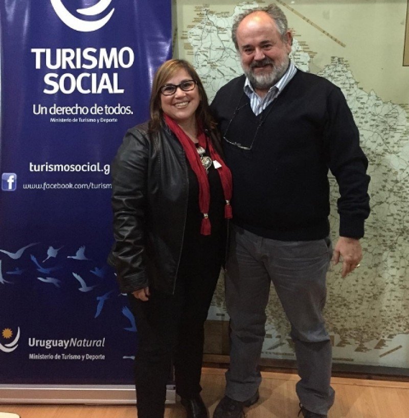Verónica Gómez, directora de la OITS, junto a Alberto Torelli, director del Sistema Nacional de Turismo Social.