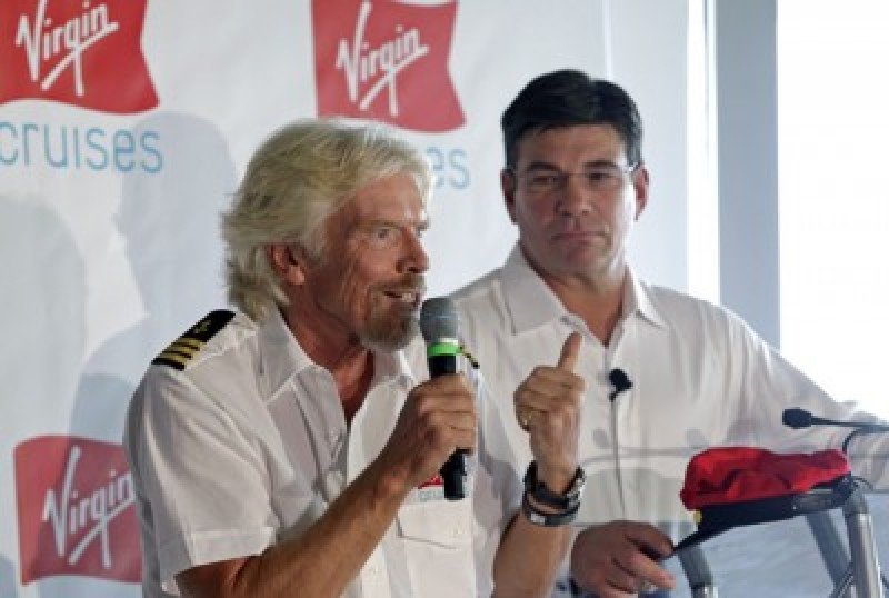 Richard Branson, CEO del Grupo Virgin durante el inicio de las operaciones de Virgin Cruises.