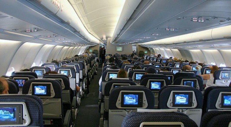 Cabina de pasajeros del Airbus A330-300 de Iberia que cumplirá la nueva ruta a Colombia.