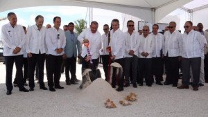 Punta Cana inicia las obras de dos nuevos hoteles el mismo día