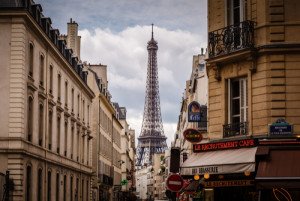 Booking.com alarmada ante planes de Francia de eliminar paridad de tarifas hoteleras