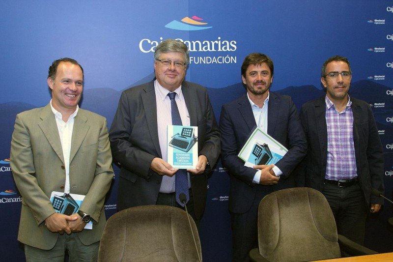 Jorge Marichal, en compañía de los autores del estudio en su presentación. Foto: ULL (Universidad de La Laguna).