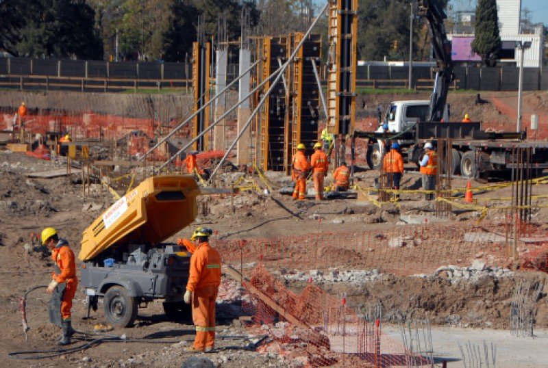 Las obras del complejo habían comenzado en marzo; 150 trabajadores de la empresa Teyma quedarán sin trabajo.