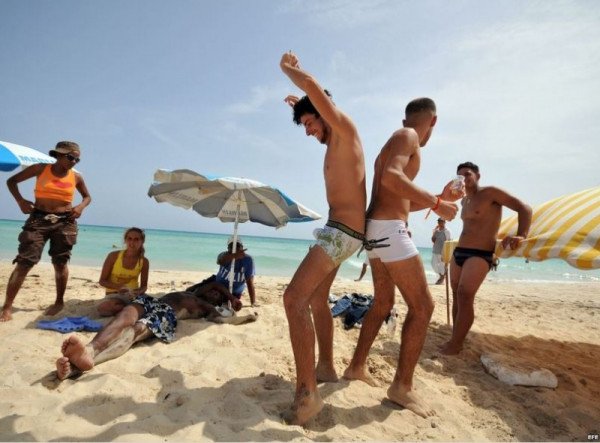 Playas con orgullo: los arenales LGTBI+ más top de España
