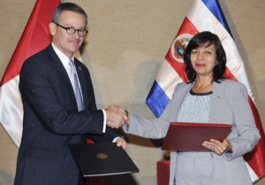 Perú y Costa Rica suscriben acuerdo de supresión de visas de turistas