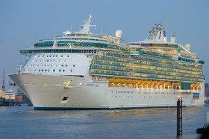 Autoridades de Jamaica investigan incendio en crucero Freedom of the Seas