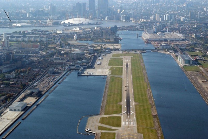 London City Airport tiene una ubicación privilegiada en el centro de la capital inglesa.