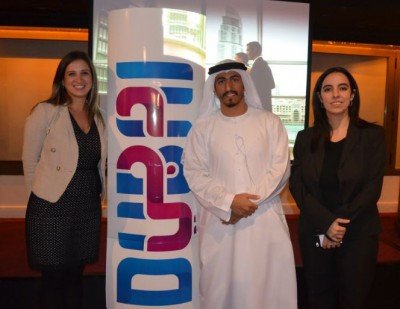 Cibele Moulin (Representante de la Oficina de Dubai en Sudamérica); Abdulla Al Hussam y Natalia Venturini. 
