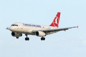 Turkish Airlines y la polaca LOT plantean una joint venture