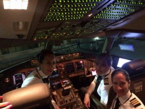 Aeroméxico cumplió su primer vuelo tripulado íntegramente por mujeres