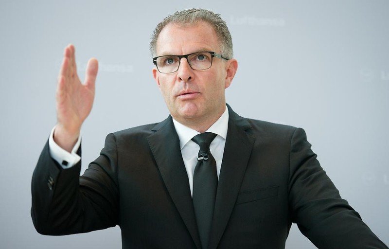 El CEO de Lufthansa defiende los recortes de costes pese a provocar nuevas huelgas de pilotos