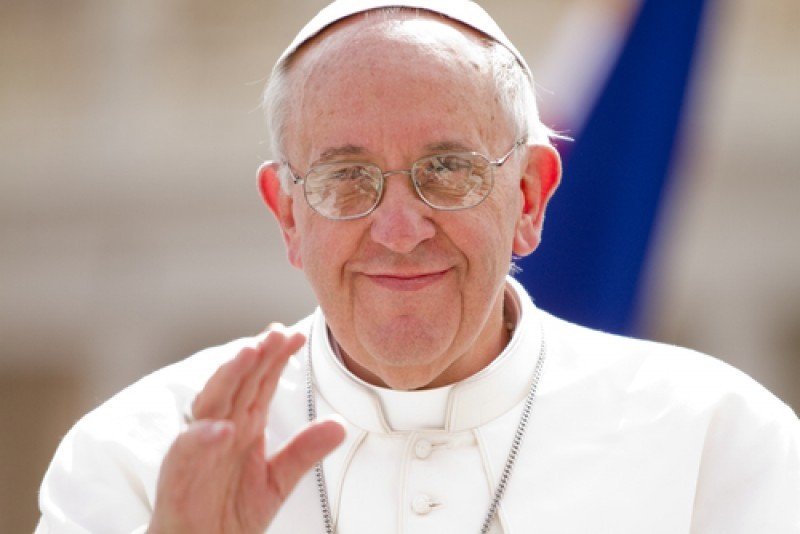 “Un colegio religioso está exento de tasas, pero si opera como un albergue es justo que pague impuestos”, afirma el Papa. #shu#