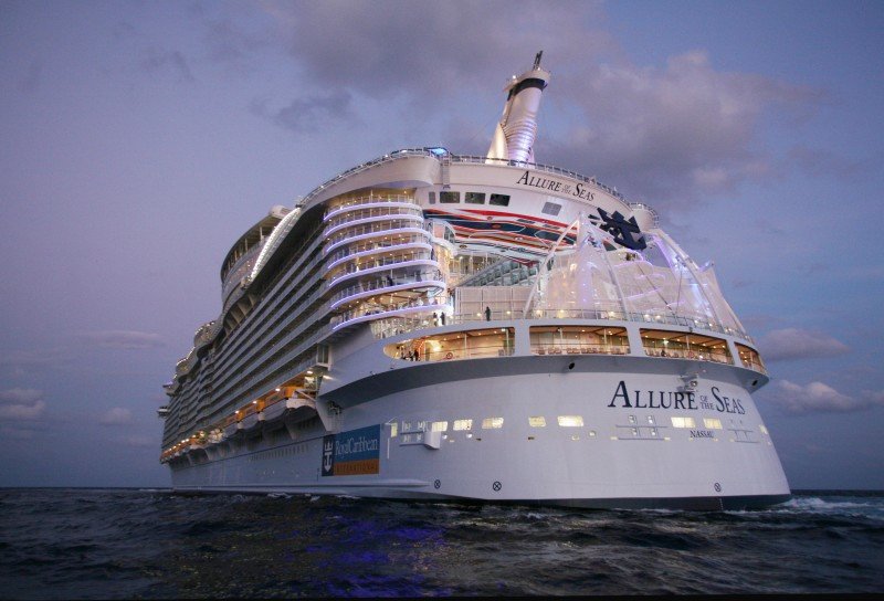 El Allure of the Seas, con base en Barcelona, generará 27 millones de euros en
España en 2015.