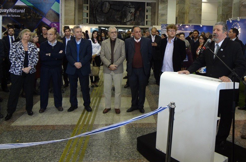 El titular de AUDAVI, Giorgio Valenti, presidió la inauguración de la exposición.