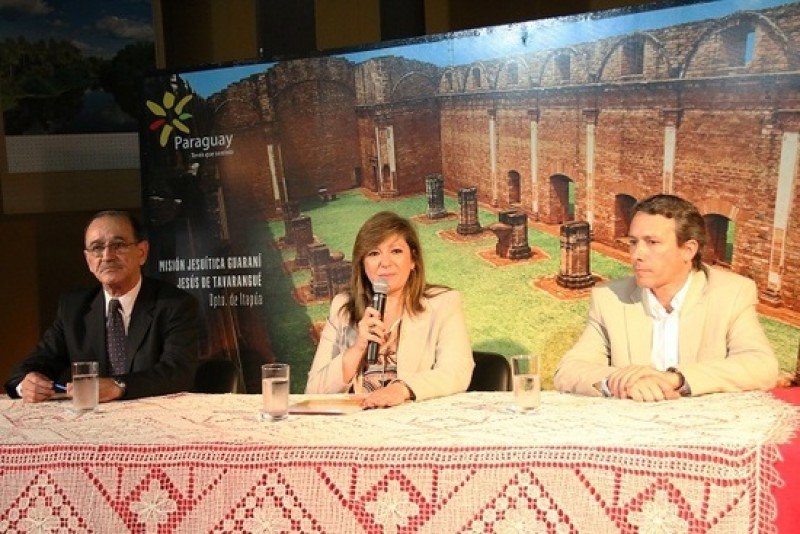 Marcela Bacigalupo encabezó la conferencia en la que se presentó la nueva reglamentación. 