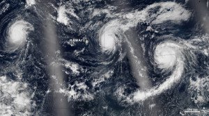 Fotonoticia: Hawai rodeada por tres huracanes