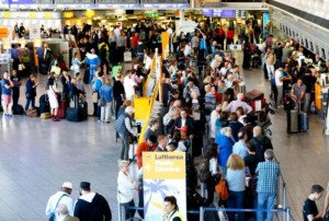 Patronales plantean en Alemania limitar el derecho a huelga en la aviación