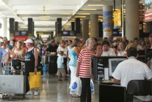 Los aeropuertos españoles registran en agosto el mejor mes de su historia 
