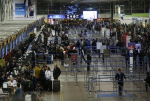 Chile retoma vuelos tras paro de 24 horas en aeropuertos