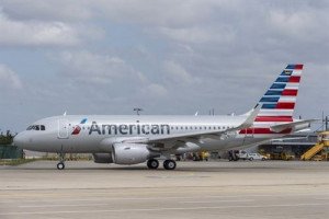 Piloto de American Airlines muere en pleno vuelo