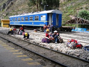 Suspenden viajes en tren a Machu Picchu por paro en región peruana de Cusco