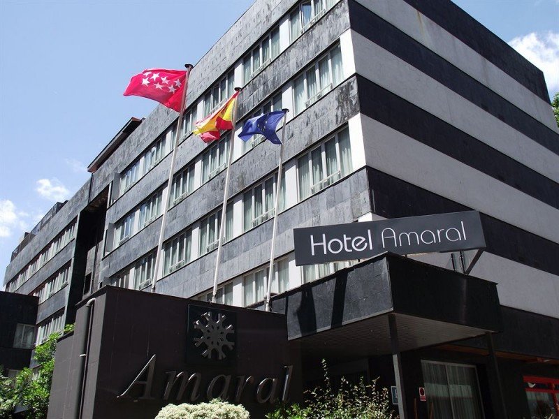 El Hotel Amaral se encuentra en el entorno empresarial de Cuzco, a pocos metros del Estadio Santiago Bernabéu.