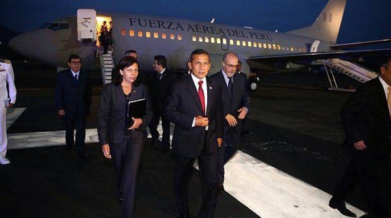 Canciller de Perú, Ana María Sánchez, junto al presidente Ollanta Humala.