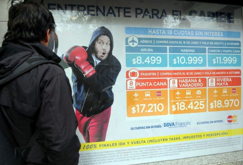 FAEVYT aclara que las agencias no eliminaron la financiación en cuotas. (Foto: @Marcelo Ruiz / Los Andes)