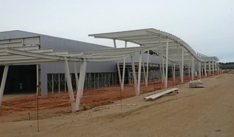 El Centro de Convenciones de Punta del Este comienza a adquirir su perfil.