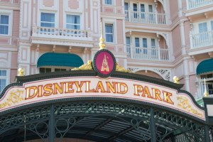 Disneyland París cierra sus parques tras los atentados