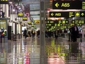 Cinco grandes grupos aéreos piden a Bruselas acciones para reducir las tasas aeroportuarias