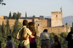 Peaje para autocares en la Alhambra: la Junta pide diálogo