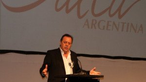 Santos: "Aspiro que en Argentina tengamos una balanza positiva en divisas en dos años"