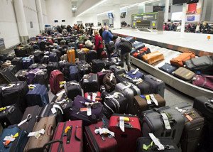 Falla sistema de equipajes en aeropuerto de Bogotá en vísperas de Navidad