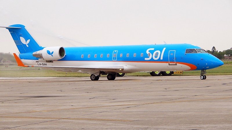SOL Líneas Aéreas cancela sus vuelos y se habla de quiebra.