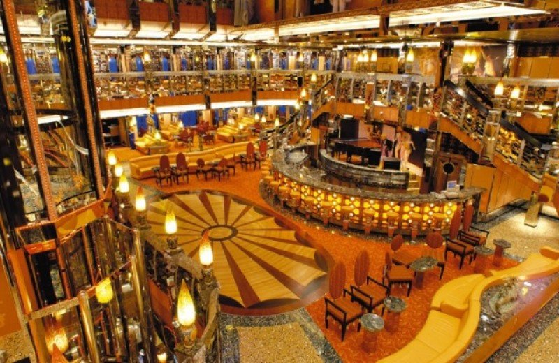 Interior del Costa Mediterranea, con capacidad para unos 2.700 pasajeros.