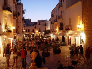 Ibiza: 80 proyectos de renovación hotelera y alta gastronomía para afrontar 2016