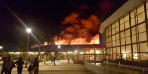 Evacúan a 900 personas por incendio en complejo turístico de Chile