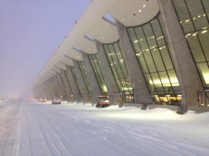Aeropuertos de Washington reabren con retrasos y cancelaciones tras tormenta