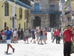 Cuba recibió 17% más turistas en 2015 y superó su récord