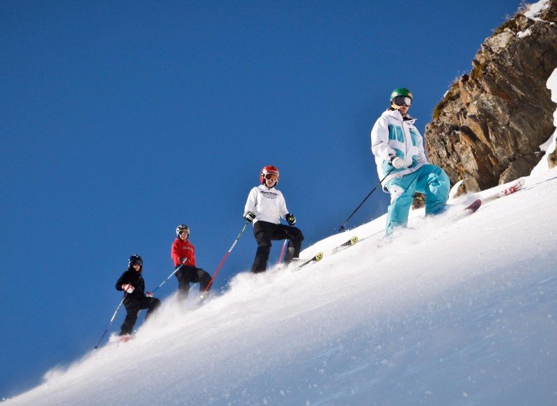 Esquiadores en Grand Valira, Andorra.